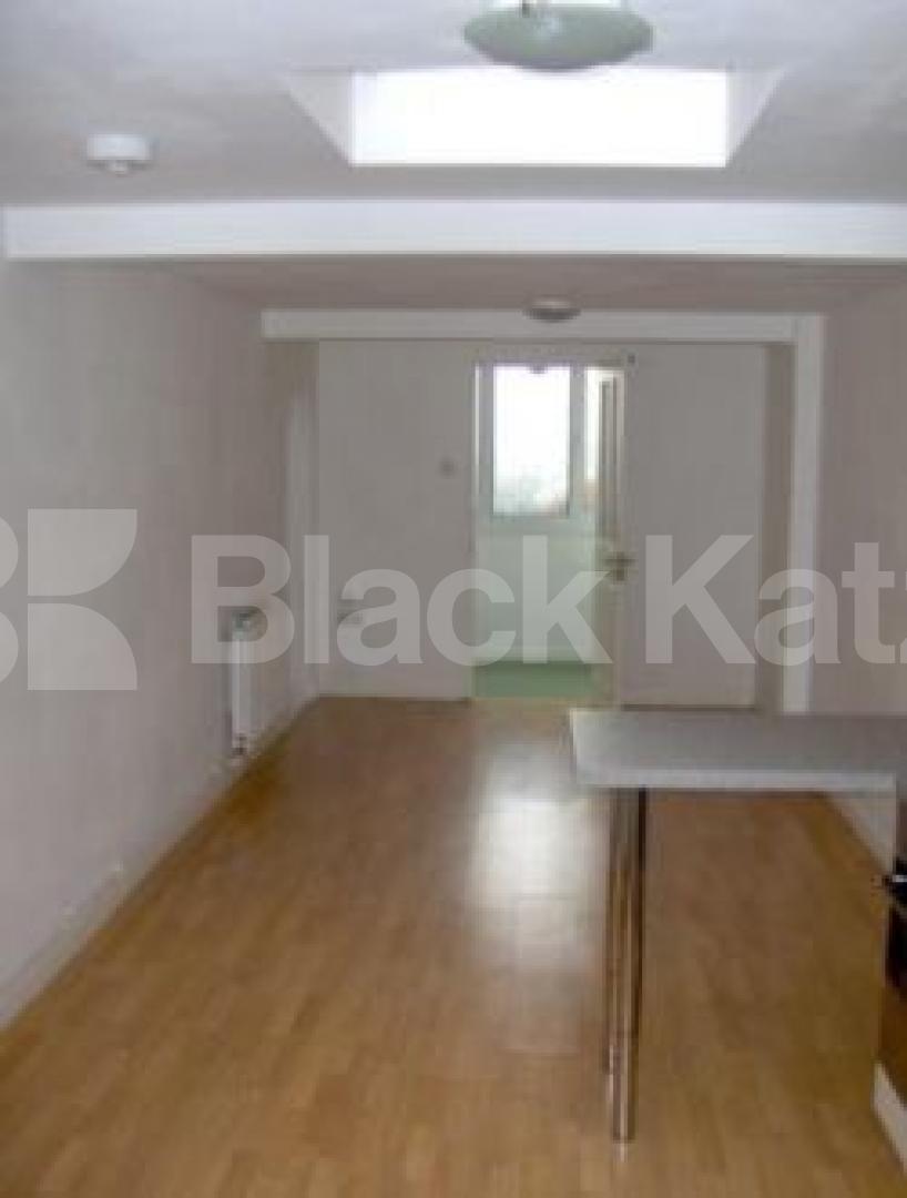 			Studio Apartment, 1 bath, 1 reception Ground Floor Flat			 Coolhurst Road, CROUCH END